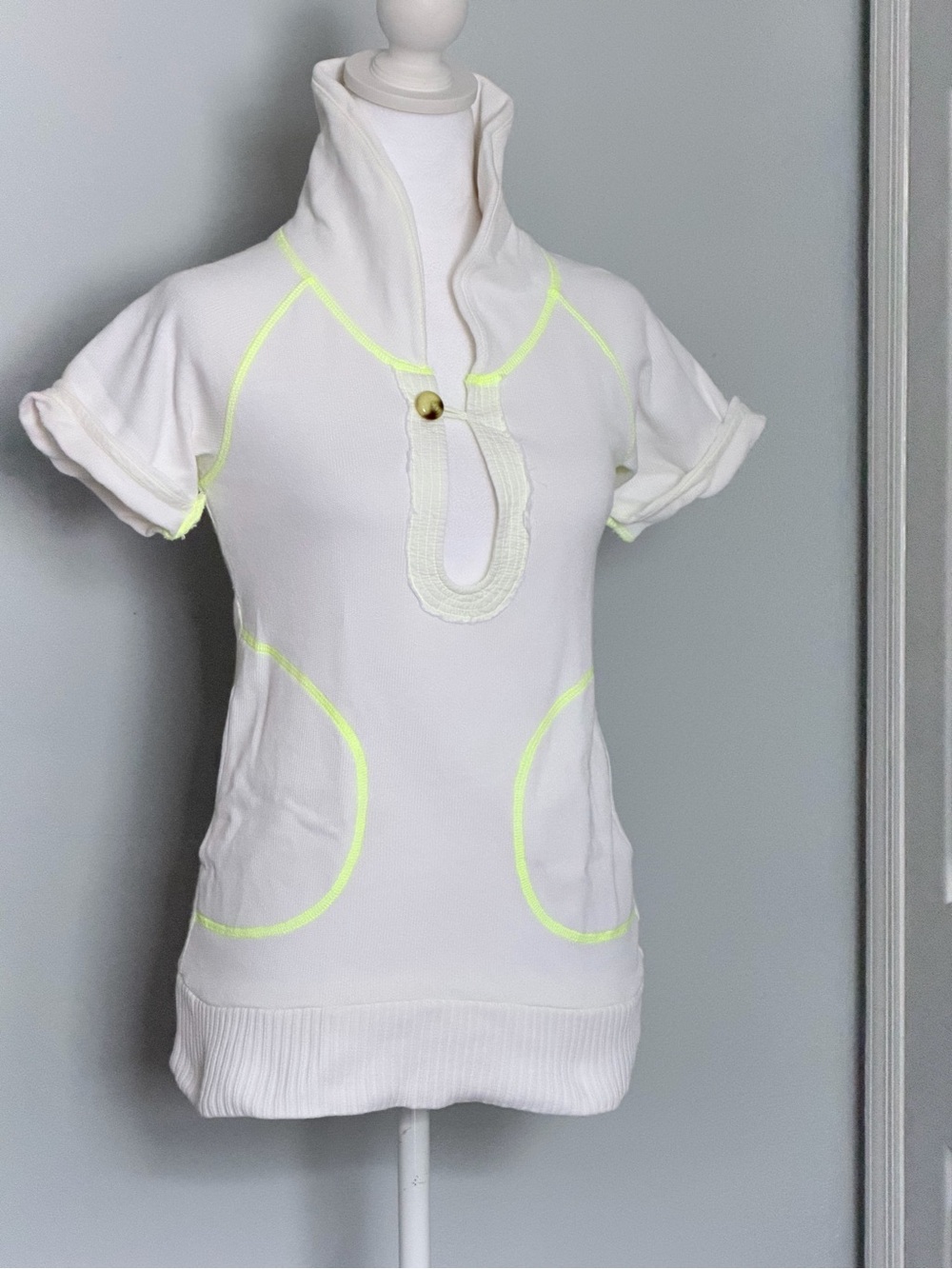 Free People Short-Sleeve Keyhole Tunic Sweater / Knit Top Neon Trim Shawl Collar